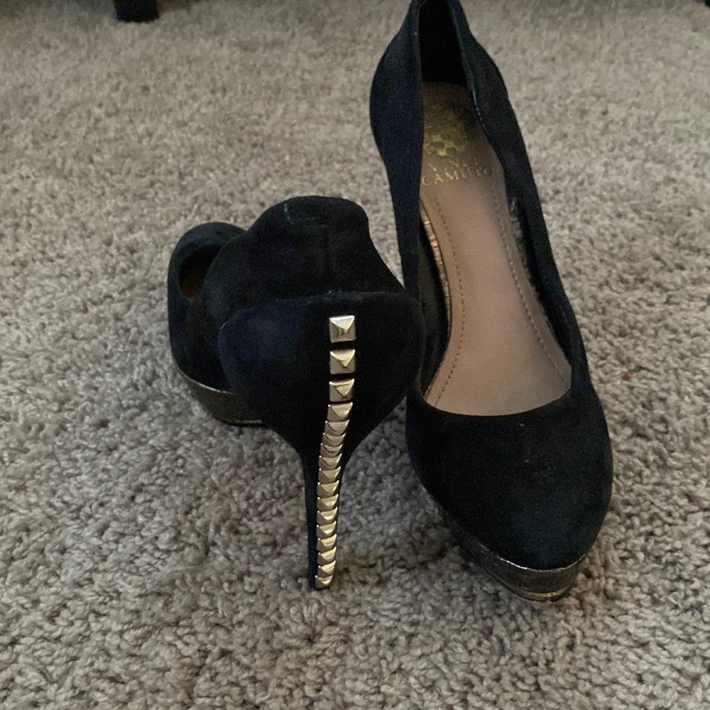 Vince Camuto Close Toed Pumps